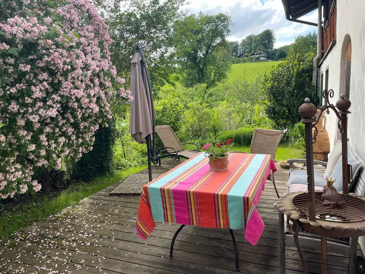 Apartment Das Schusterhaeusl - Urlaub Im Oberbayerischen Baudenkmal Samerberg Germany